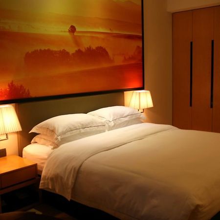 J-Hotel Canton Extérieur photo